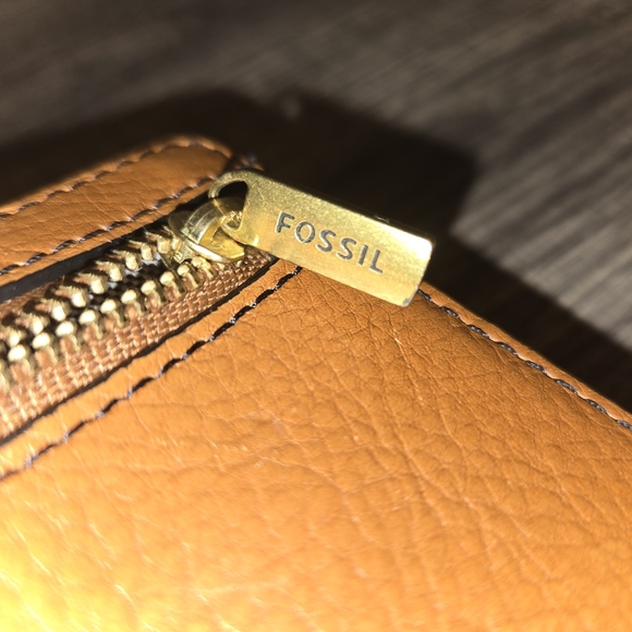 Fossil Women's Multicolor Leather Wallet - Picture 11 of 14